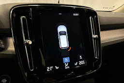 musta Volvo XC40 2020 kuva 21.