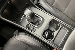 musta Volvo XC40 2020 kuva 23.