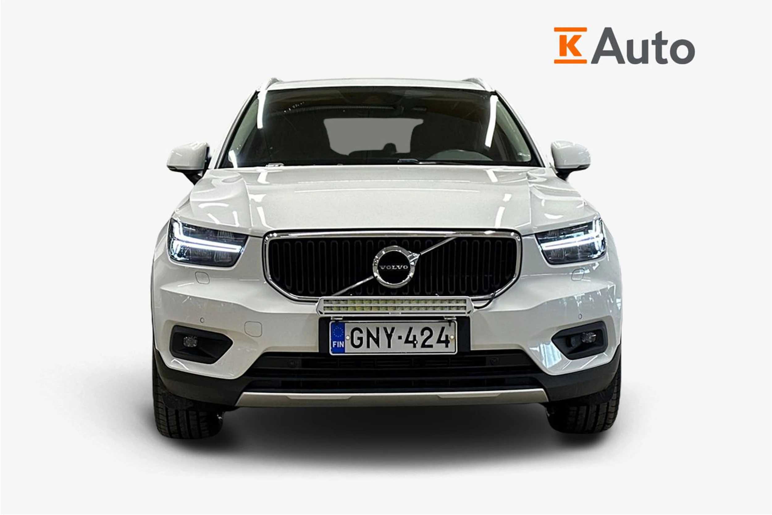 valkoinen Volvo XC40 2020 kuva 5.