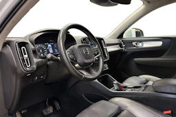 valkoinen Volvo XC40 2020 kuva 8.