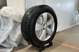 valkoinen Volvo XC40 2020 kuva 13.