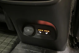 valkoinen Volvo XC40 2020 kuva 16.