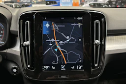 valkoinen Volvo XC40 2020 kuva 20.