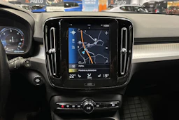valkoinen Volvo XC40 2020 kuva 21.