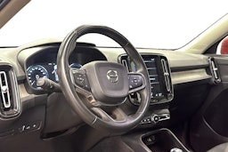 punainen Volvo XC40 2020 kuva 3.