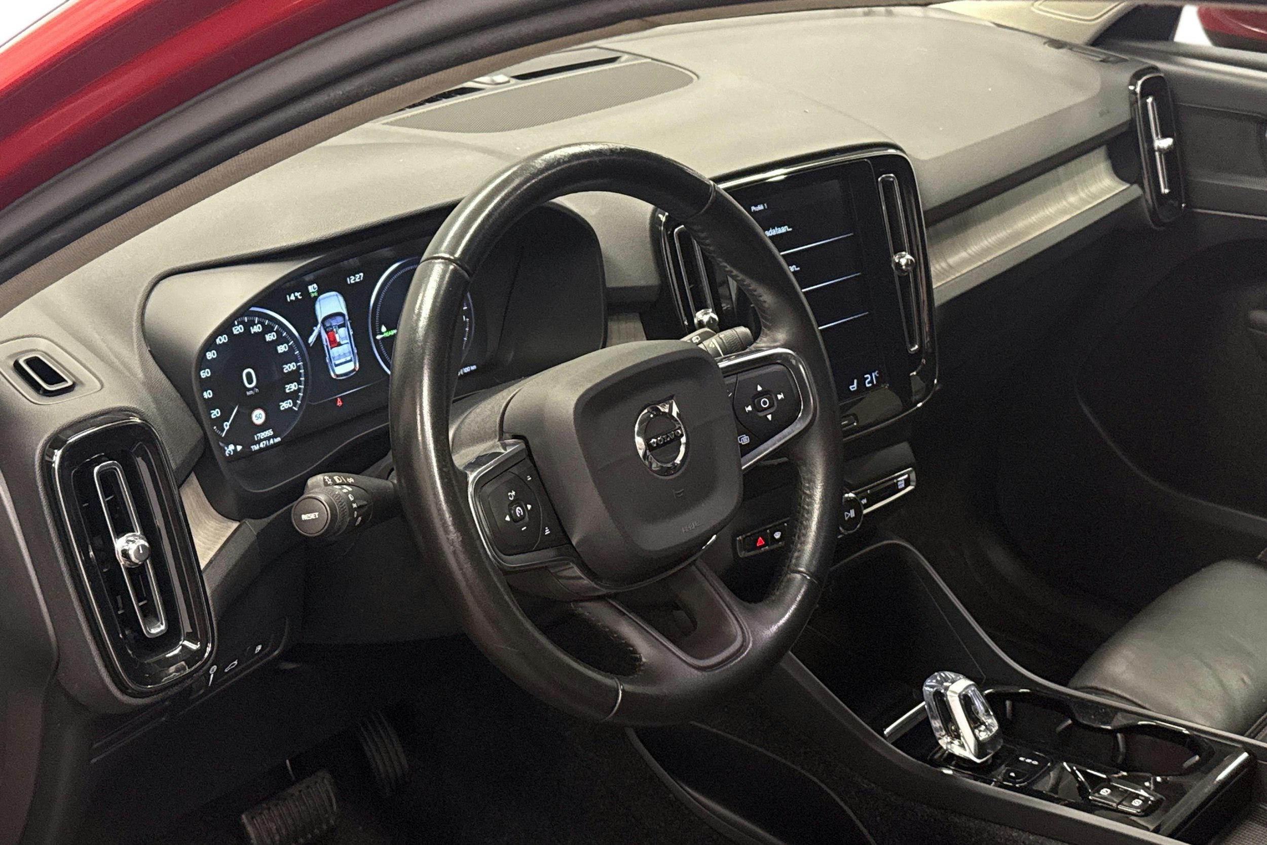 punainen Volvo XC40 2021 kuva 7.