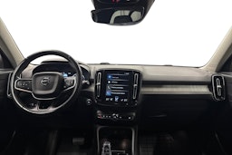 punainen Volvo XC40 2021 kuva 9.