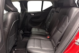 punainen Volvo XC40 2021 kuva 10.