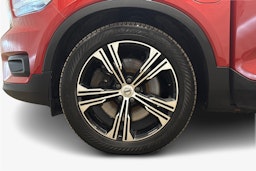 punainen Volvo XC40 2021 kuva 11.