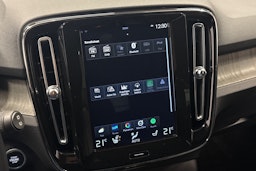 punainen Volvo XC40 2021 kuva 20.