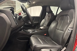 punainen Volvo XC40 2021 kuva 24.