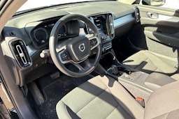 musta Volvo XC40 2020 kuva 3.