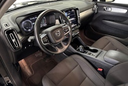 musta Volvo XC40 2020 kuva 7.