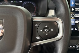 musta Volvo XC40 2020 kuva 16.