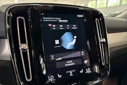 musta Volvo XC40 2020 kuva 21.