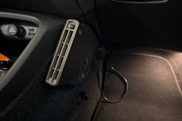 musta Volvo XC40 2020 kuva 23.