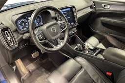 sininen Volvo XC40 2020 kuva 7.