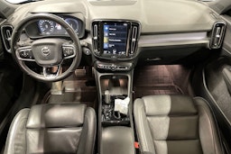 sininen Volvo XC40 2020 kuva 9.