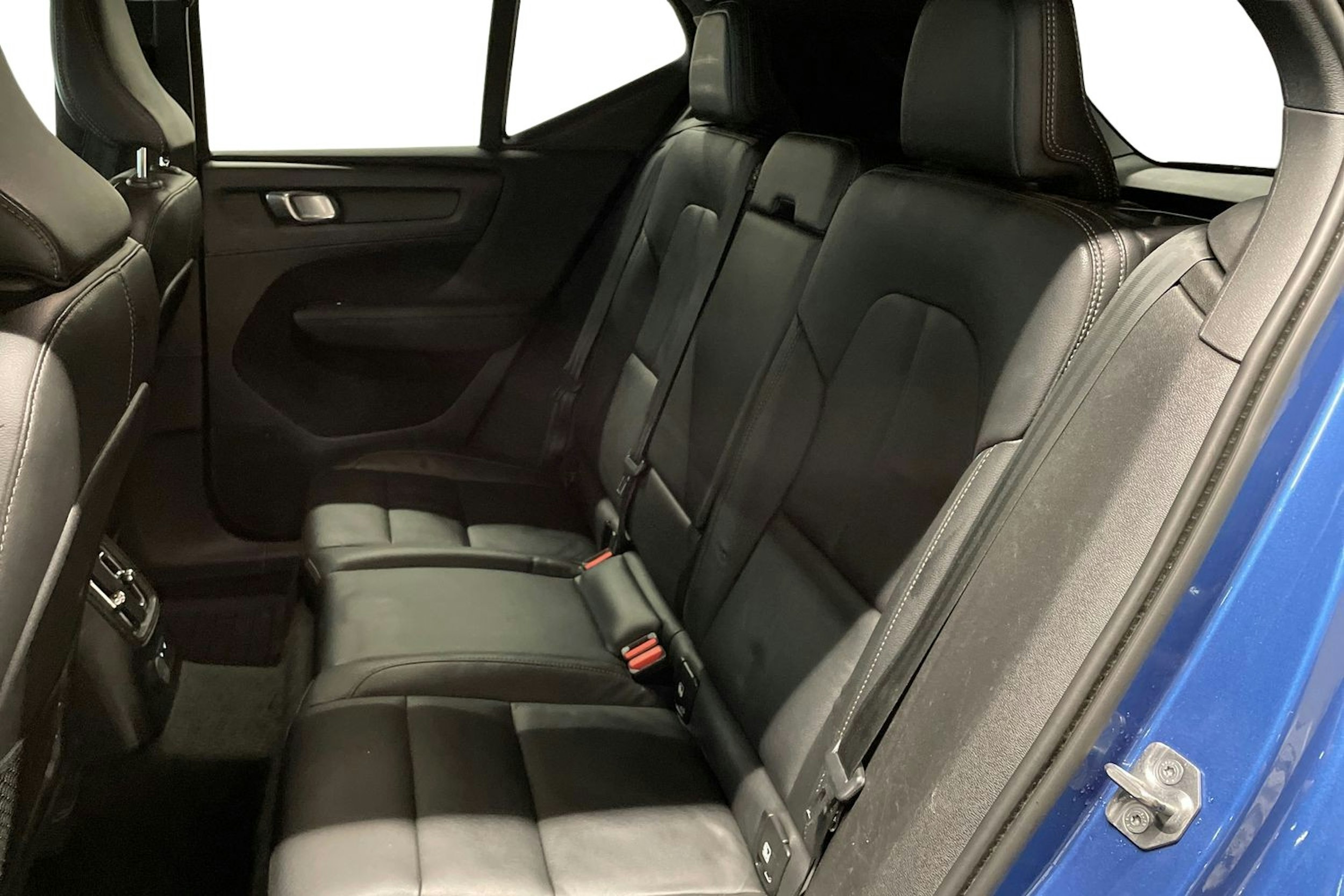sininen Volvo XC40 2020 kuva 10.
