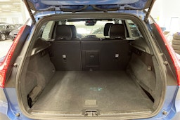 sininen Volvo XC40 2020 kuva 14.