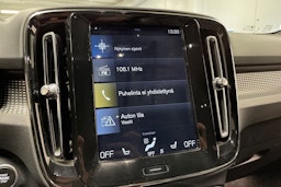 sininen Volvo XC40 2020 kuva 16.