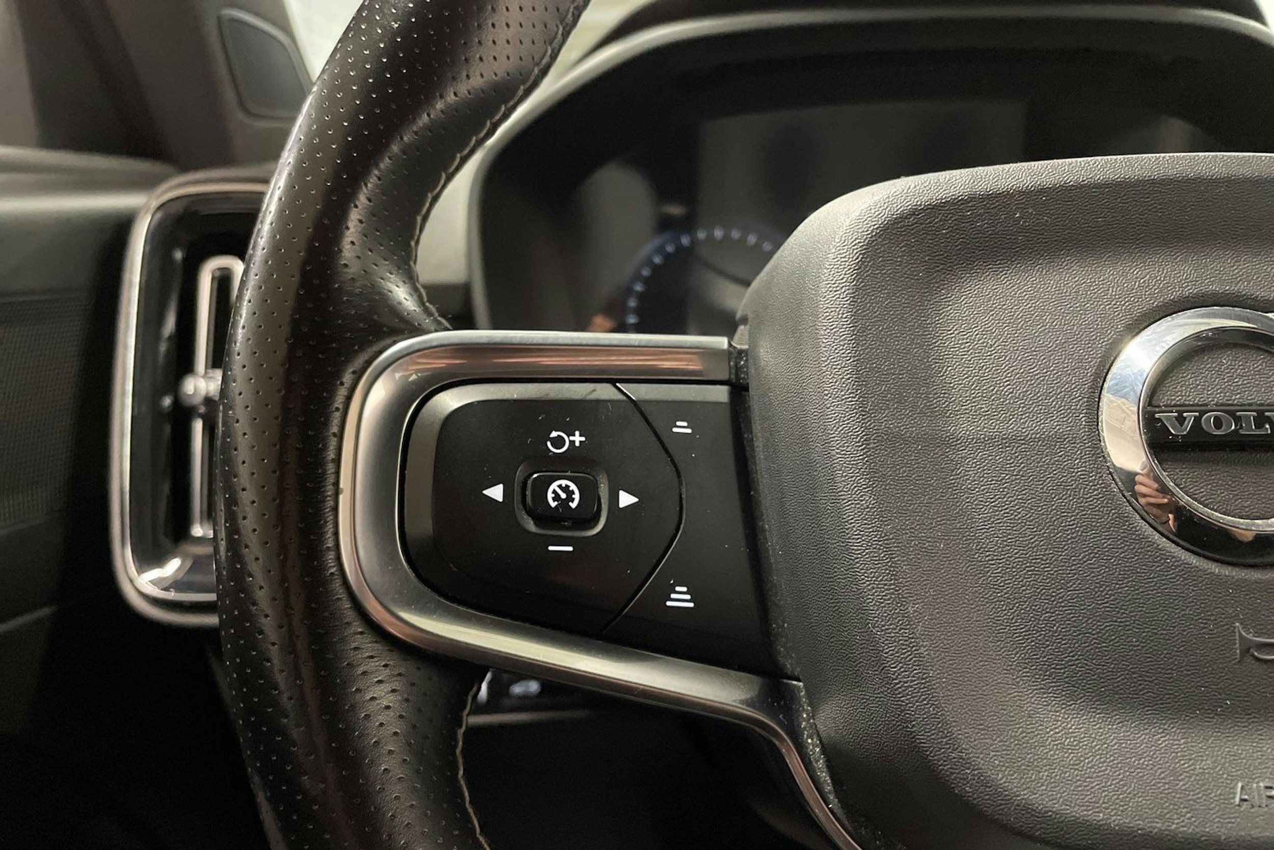 sininen Volvo XC40 2020 kuva 24.