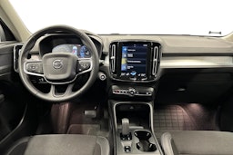 valkoinen Volvo XC40 2020 kuva 9.