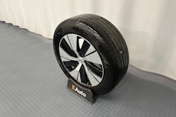 valkoinen Volvo XC40 2020 kuva 13.