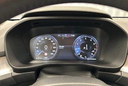 valkoinen Volvo XC40 2020 kuva 16.