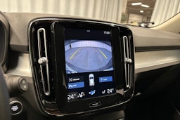 valkoinen Volvo XC40 2020 kuva 18.