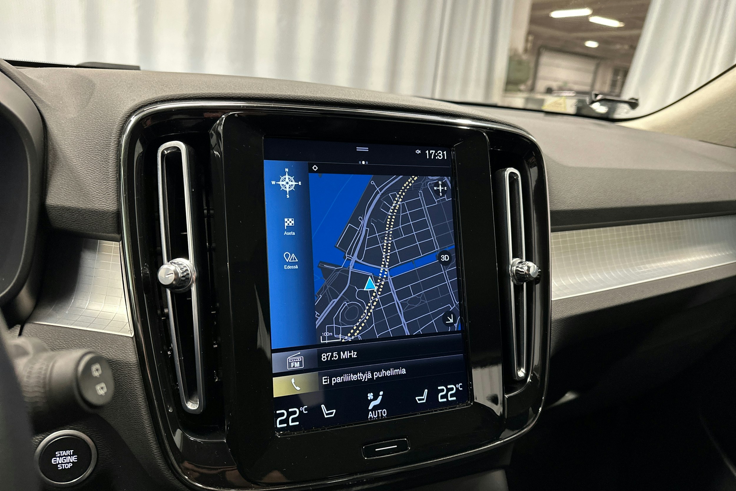 valkoinen Volvo XC40 2020 kuva 19.