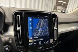 valkoinen Volvo XC40 2020 kuva 19.