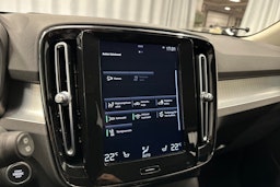 valkoinen Volvo XC40 2020 kuva 21.