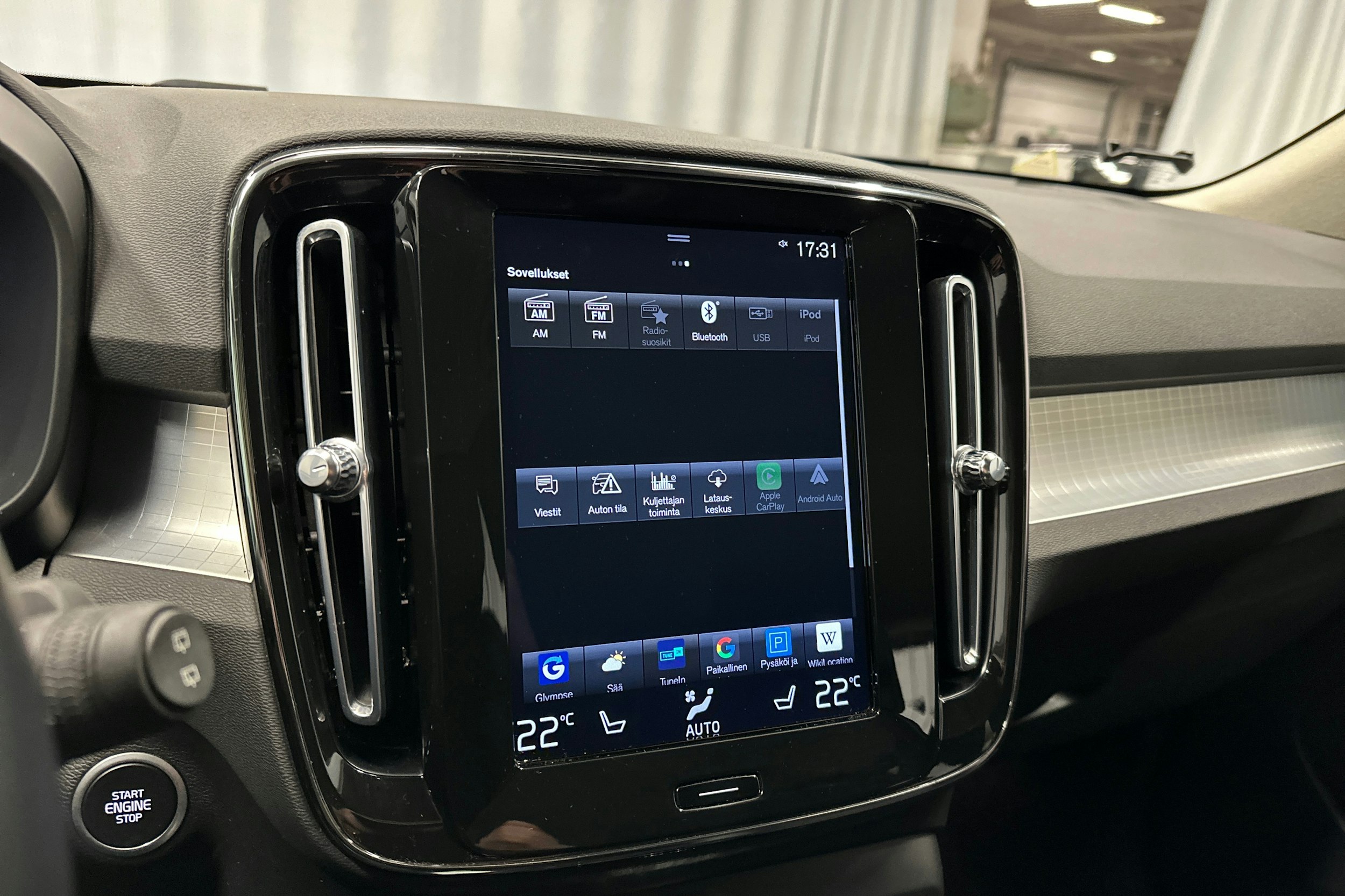 valkoinen Volvo XC40 2020 kuva 22.