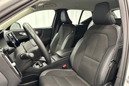 valkoinen Volvo XC40 2020 kuva 25.