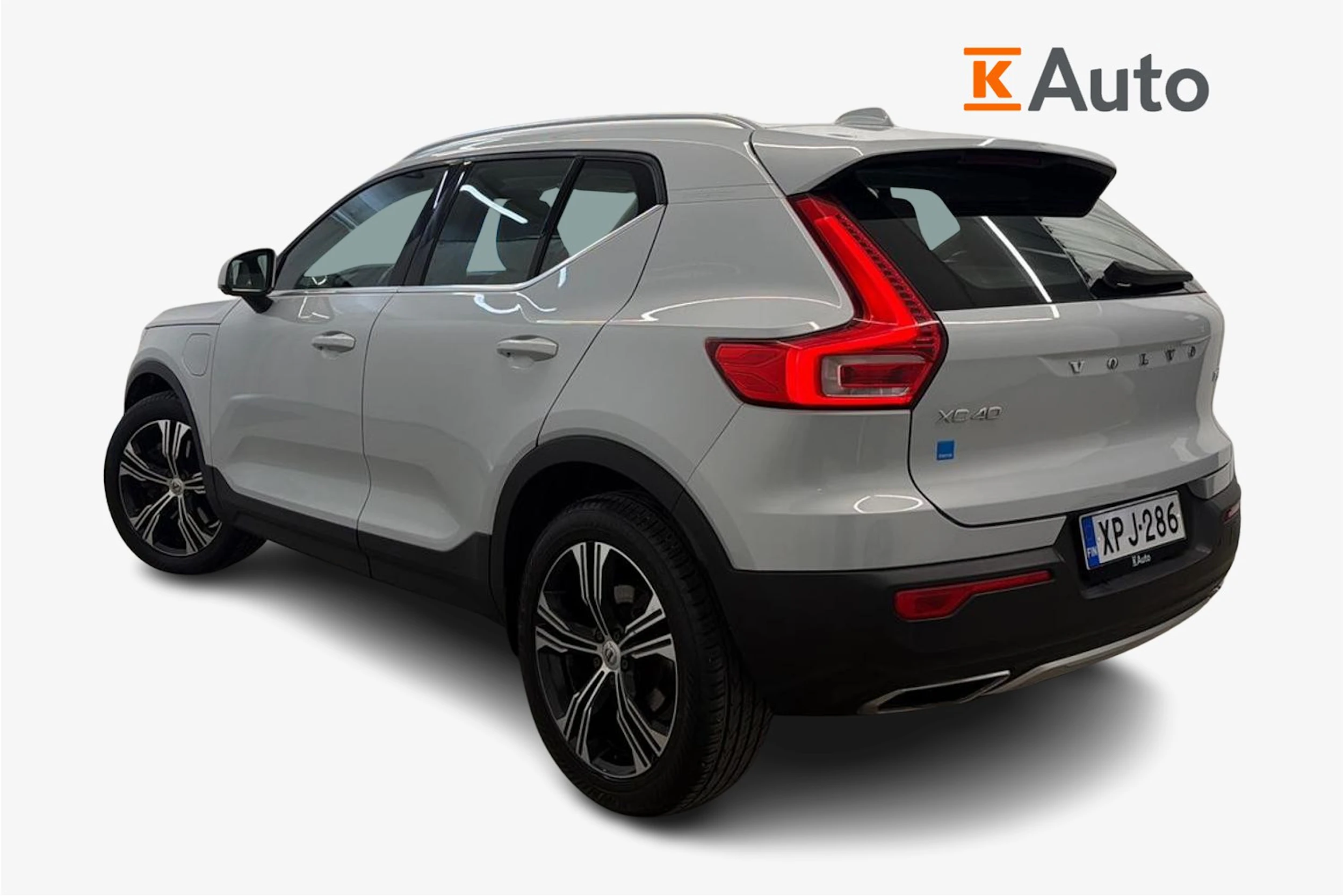 harmaa Volvo XC40 2020 kuva 2.