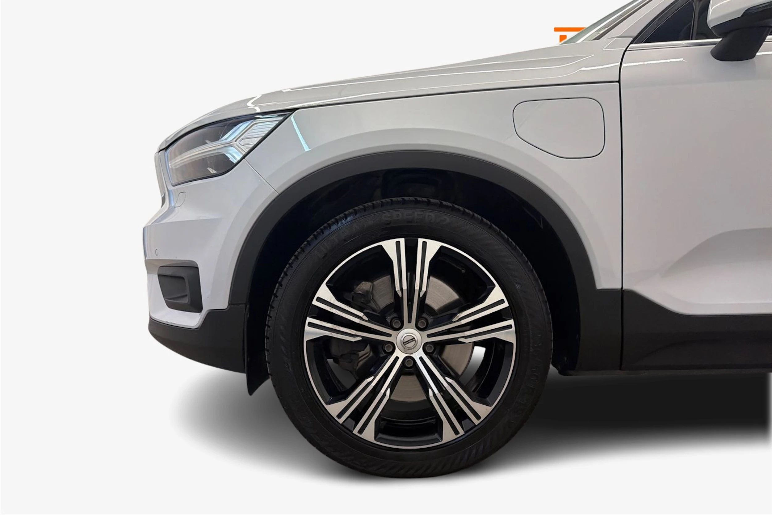 harmaa Volvo XC40 2020 kuva 9.