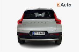 Valkoinen Volvo XC40 2020 kuva 3.