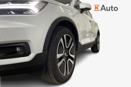 Valkoinen Volvo XC40 2020 kuva 11.