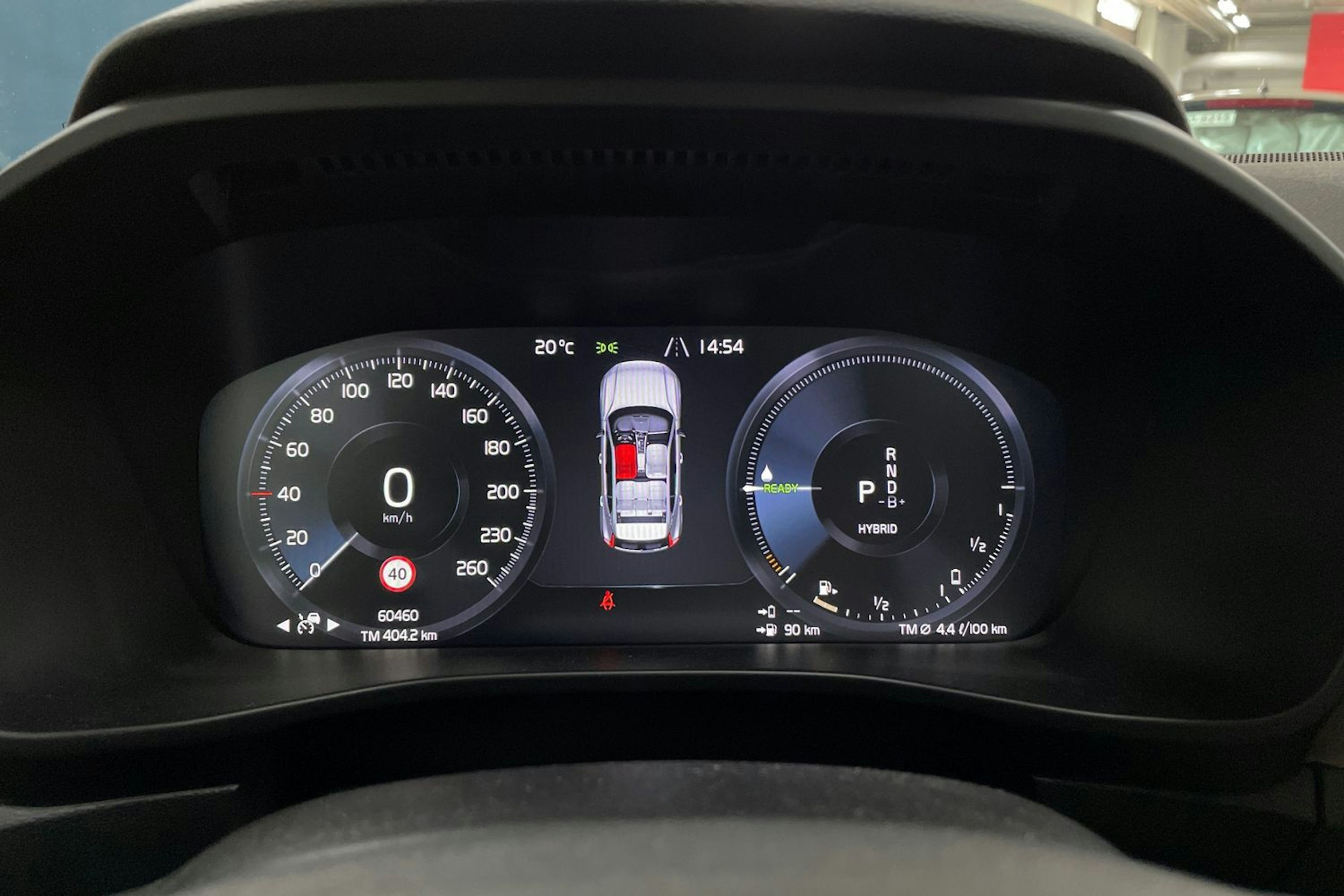 Valkoinen Volvo XC40 2020 kuva 14.