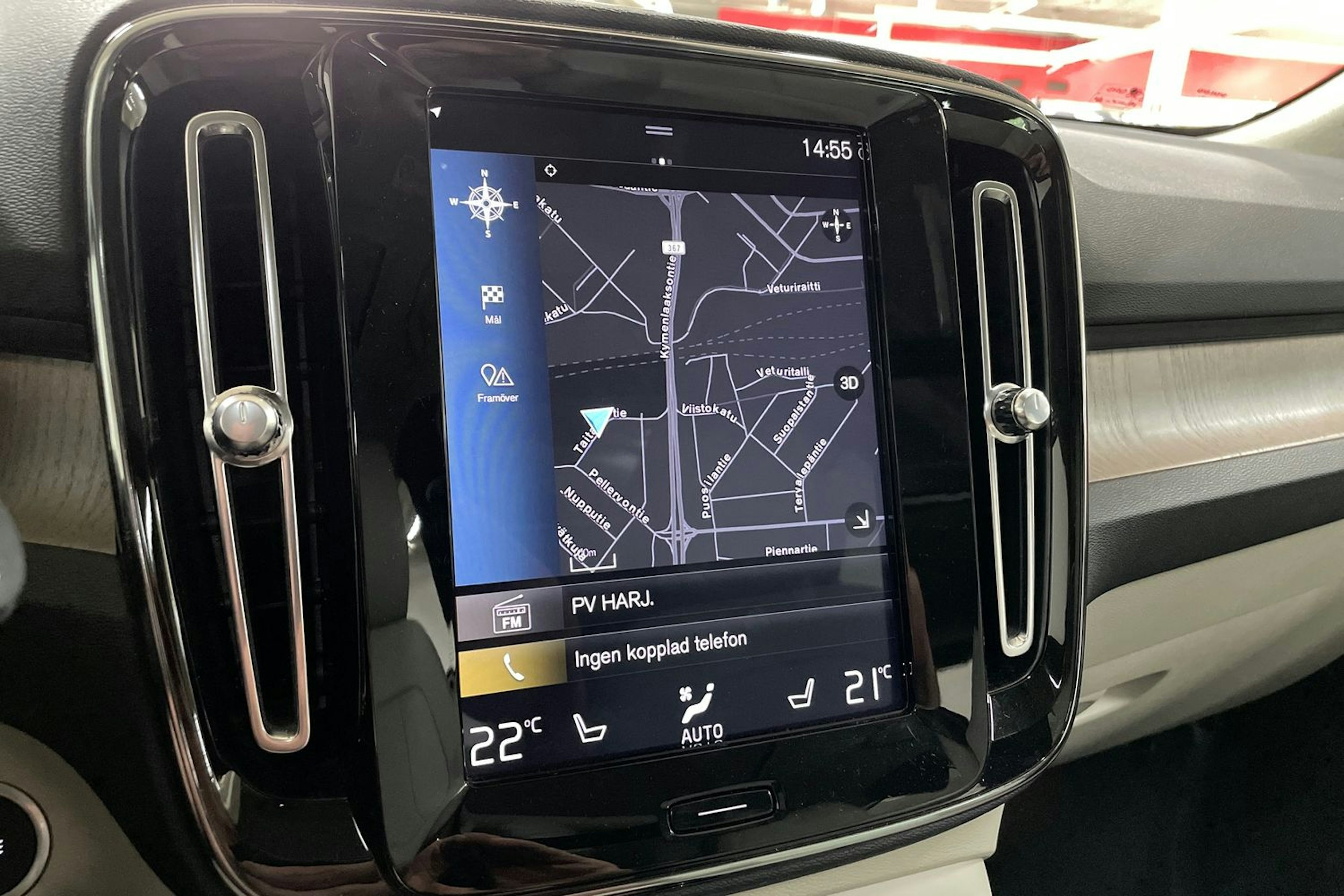 Valkoinen Volvo XC40 2020 kuva 16.