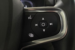 Valkoinen Volvo XC40 2020 kuva 19.