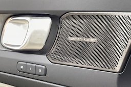 Valkoinen Volvo XC40 2020 kuva 21.