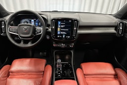 musta Volvo XC40 2021 kuva 7.