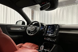 musta Volvo XC40 2021 kuva 11.