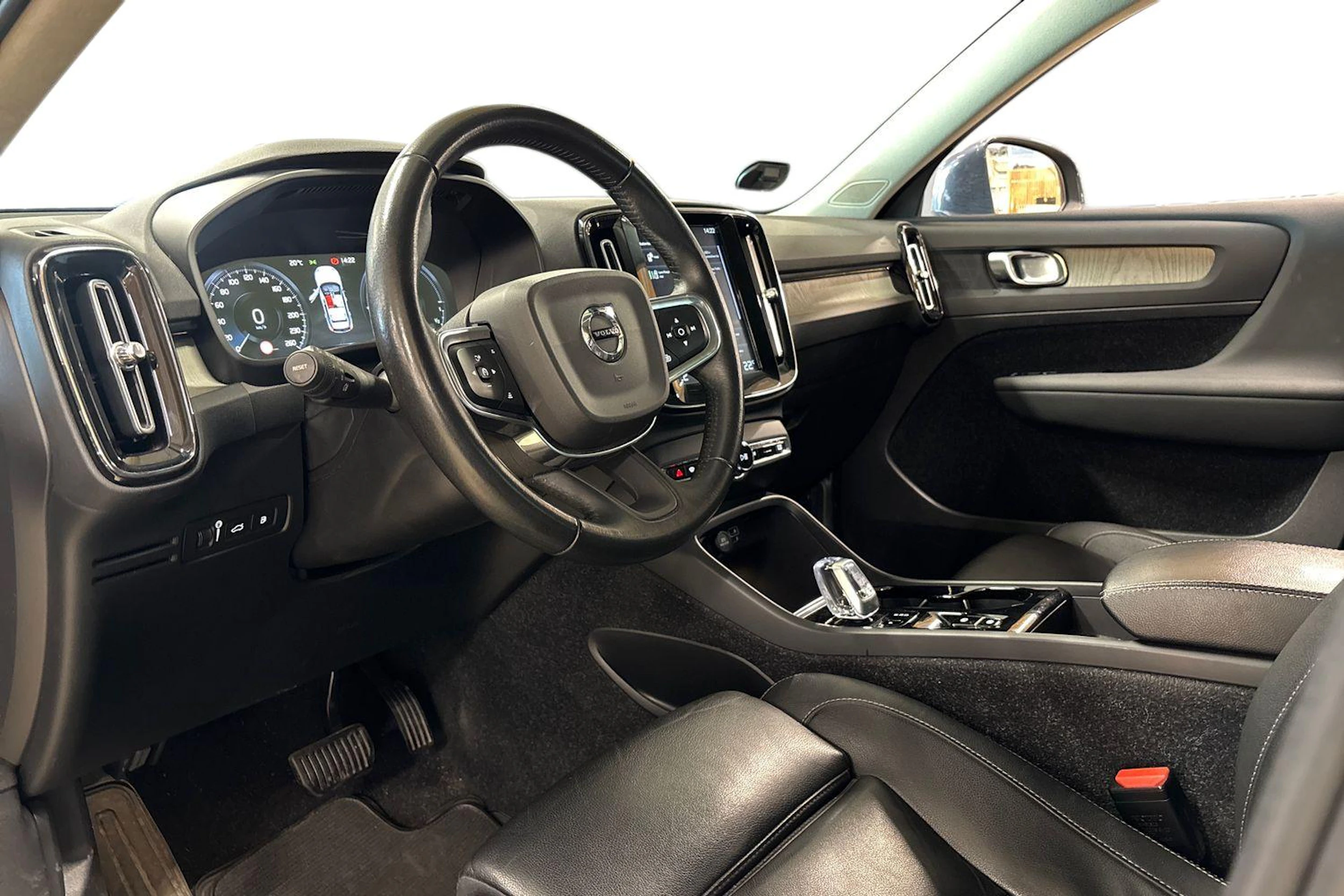 met. sininen Volvo XC40 2021 kuva 3.