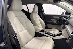 sininen Volvo XC40 2021 kuva 14.