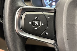 sininen Volvo XC40 2021 kuva 18.