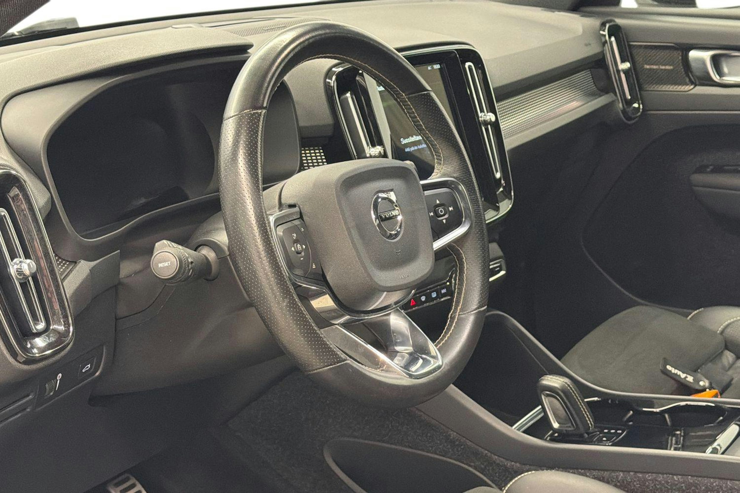 valkoinen Volvo XC40 2021 kuva 7.