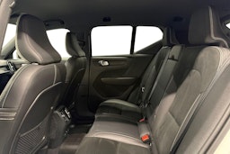 valkoinen Volvo XC40 2021 kuva 10.